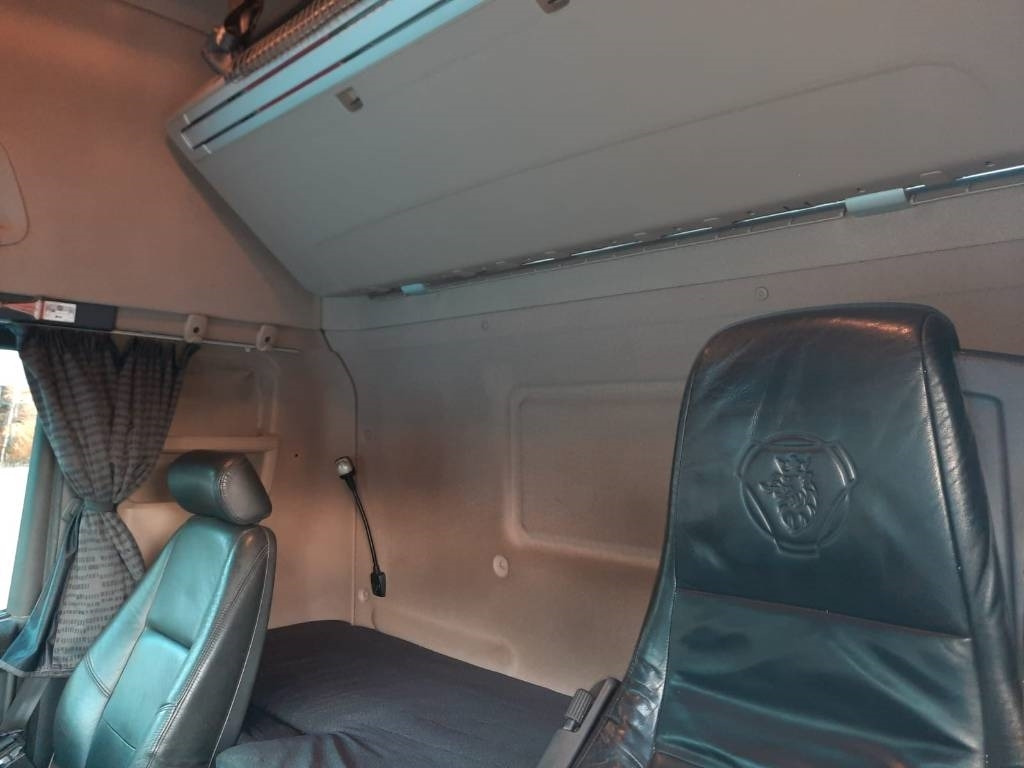 Kamion s otvorenim sandukom Scania R 560: slika Kamion s otvorenim sandukom Scania R 560