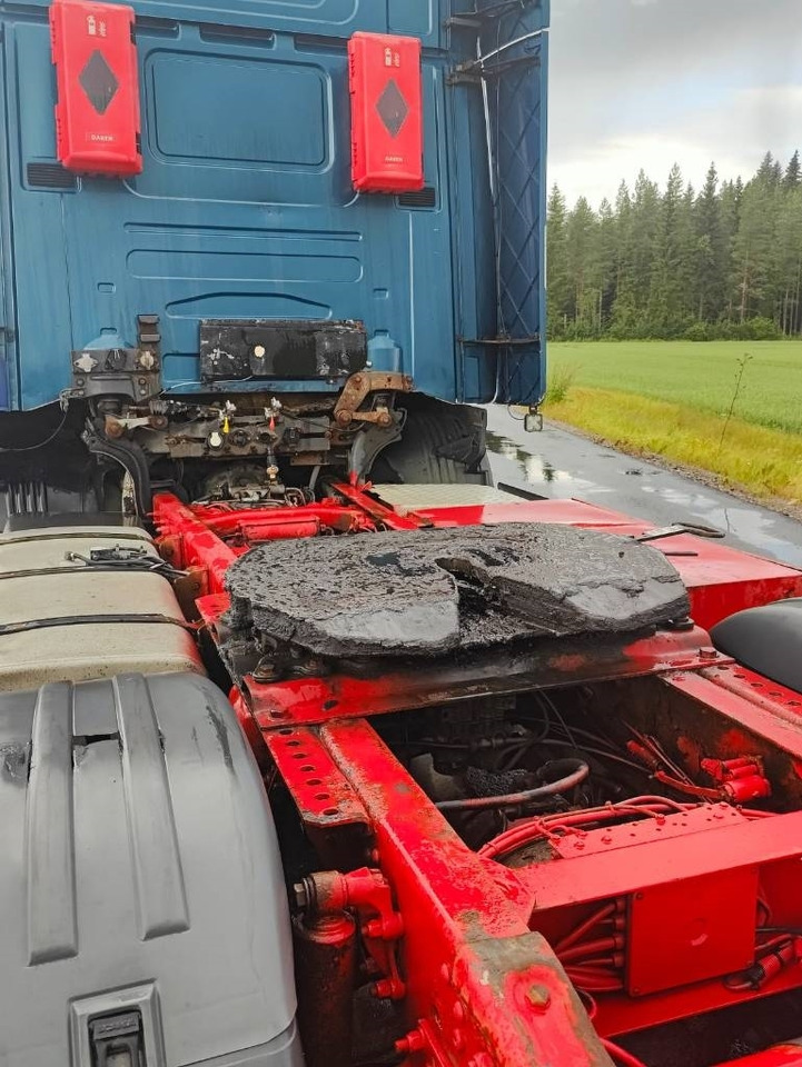 Scania R 164 - Tegljač: slika Scania R 164 - Tegljač Scania R 164 - Tegljač: slika Scania R 164 - Tegljač
