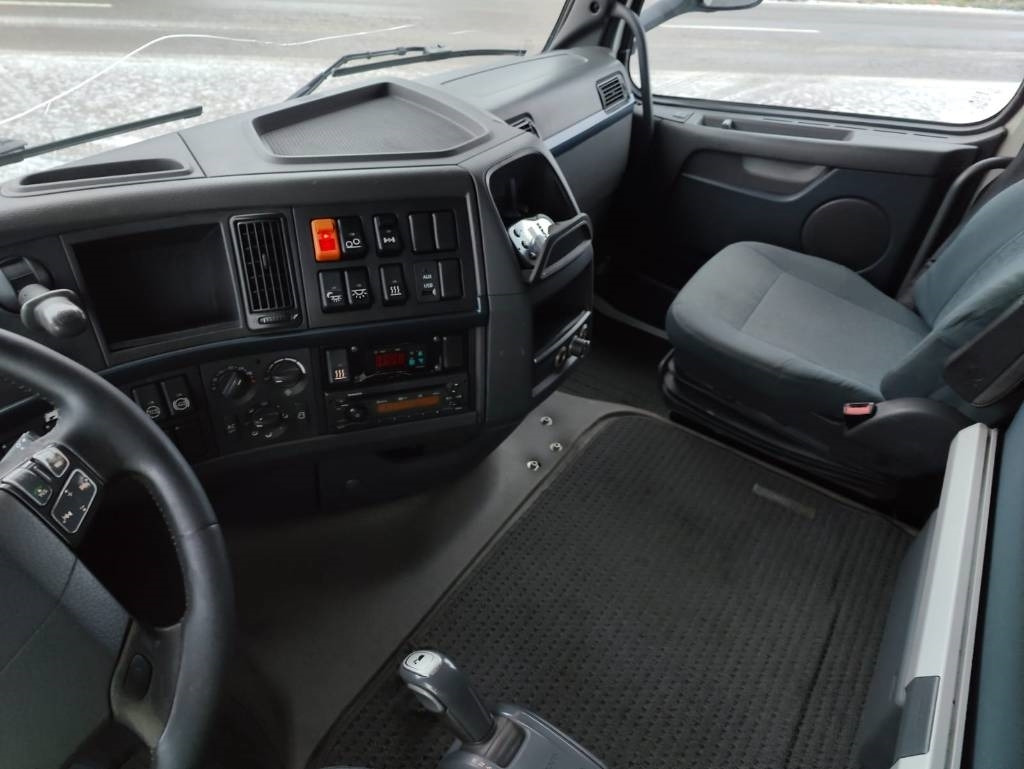 Kamion sandučar Volvo FH 13: slika Kamion sandučar Volvo FH 13 Kamion sandučar Volvo FH 13: slika Kamion sandučar Volvo FH 13