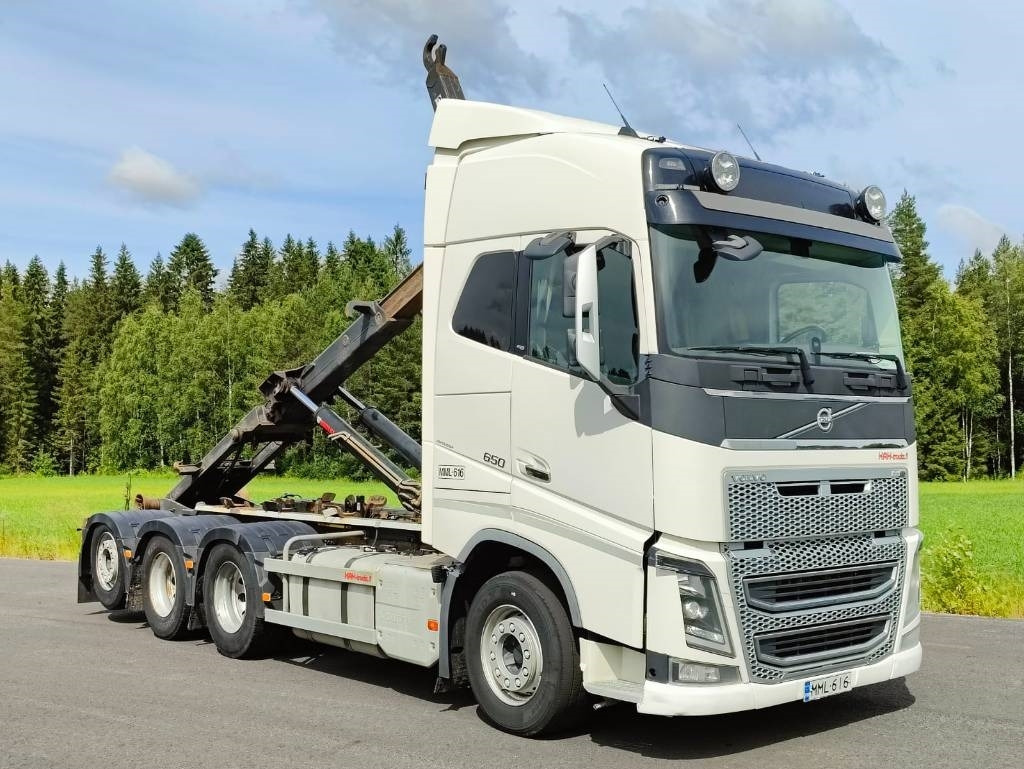 Volvo FH 16 - Kamion s kukastom dizalicom: slika Volvo FH 16 - Kamion s kukastom dizalicom Volvo FH 16 - Kamion s kukastom dizalicom: slika Volvo FH 16 - Kamion s kukastom dizalicom