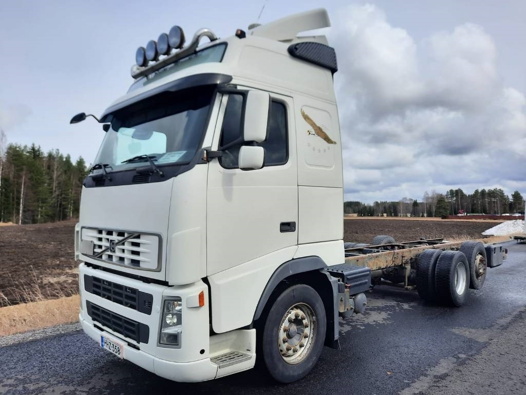 Volvo FH13 - Kamion-šasija: slika Volvo FH13 - Kamion-šasija Volvo FH13 - Kamion-šasija: slika Volvo FH13 - Kamion-šasija