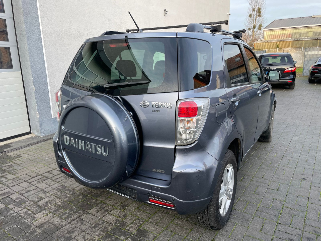 Daihatsu Terios 1.5i 4WD Top Unfall - SUV: slika Daihatsu Terios 1.5i 4WD Top Unfall - SUV Daihatsu Terios 1.5i 4WD Top Unfall - SUV: slika Daihatsu Terios 1.5i 4WD Top Unfall - SUV