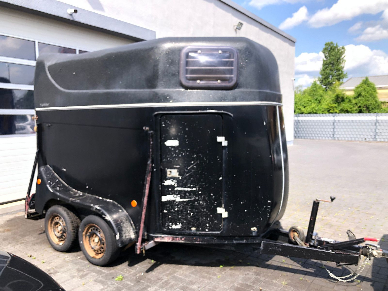 Eurotrailer Rausch 330 - Prikolica za prijevoz stoke: slika Eurotrailer Rausch 330 - Prikolica za prijevoz stoke Eurotrailer Rausch 330 - Prikolica za prijevoz stoke: slika Eurotrailer Rausch 330 - Prikolica za prijevoz stoke