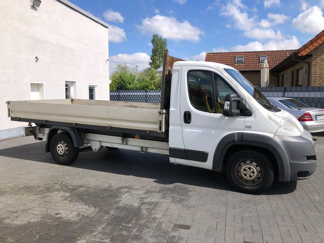 Fiat Ducato 2.3 Maxi Pritsche 35 130 L5 - Dostavno vozilo s ravnom platformom: slika Fiat Ducato 2.3 Maxi Pritsche 35 130 L5 - Dostavno vozilo s ravnom platformom Fiat Ducato 2.3 Maxi Pritsche 35 130 L5 - Dostavno vozilo s ravnom platformom: slika Fiat Ducato 2.3 Maxi Pritsche 35 130 L5 - Dostavno vozilo s ravnom platformom