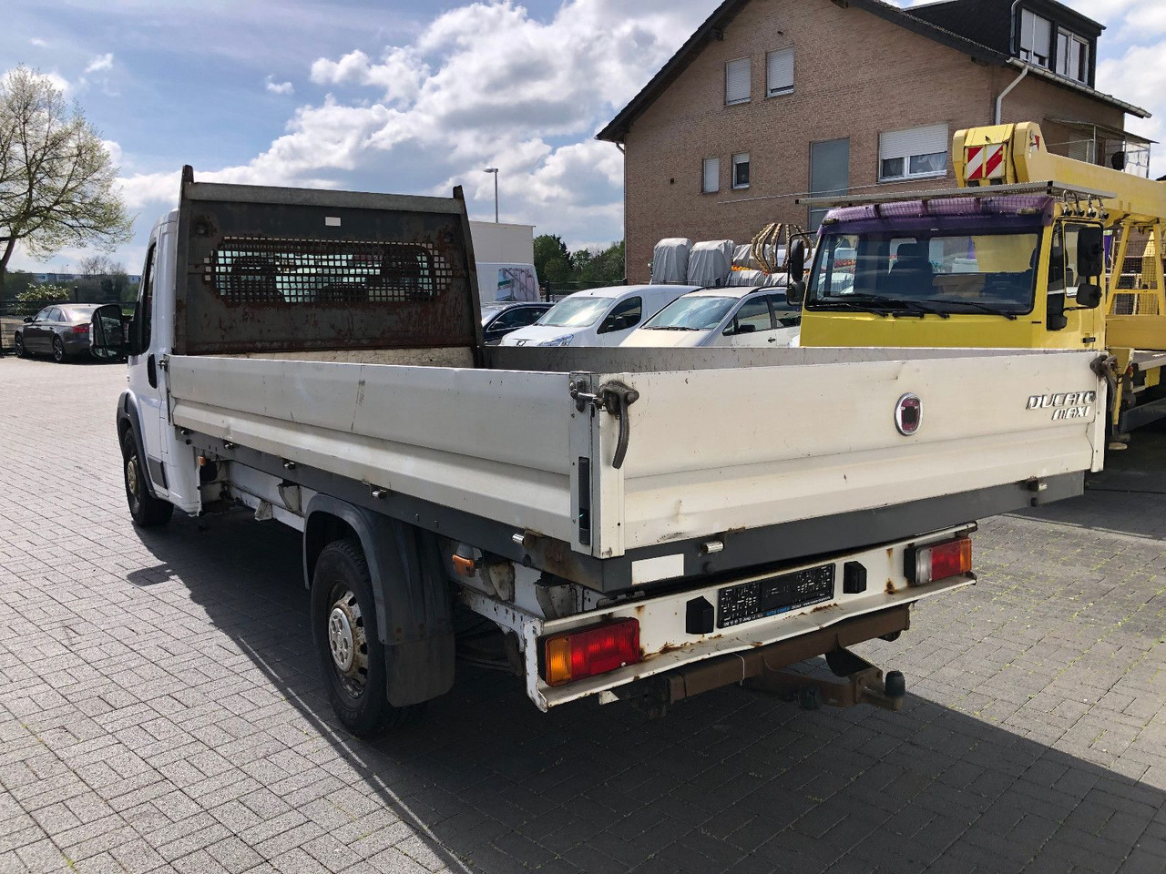 Fiat Ducato 2.3 Maxi Pritsche 35 130 L5 - Dostavno vozilo s ravnom platformom: slika Fiat Ducato 2.3 Maxi Pritsche 35 130 L5 - Dostavno vozilo s ravnom platformom Fiat Ducato 2.3 Maxi Pritsche 35 130 L5 - Dostavno vozilo s ravnom platformom: slika Fiat Ducato 2.3 Maxi Pritsche 35 130 L5 - Dostavno vozilo s ravnom platformom