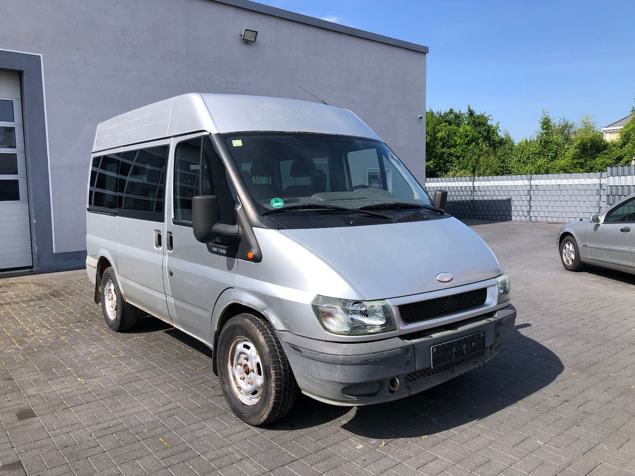 Ford Transit 2.4 TDi, Heckantrieb, 8-Sitzer, Klima - Putnički kombi: slika Ford Transit 2.4 TDi, Heckantrieb, 8-Sitzer, Klima - Putnički kombi Ford Transit 2.4 TDi, Heckantrieb, 8-Sitzer, Klima - Putnički kombi: slika Ford Transit 2.4 TDi, Heckantrieb, 8-Sitzer, Klima - Putnički kombi