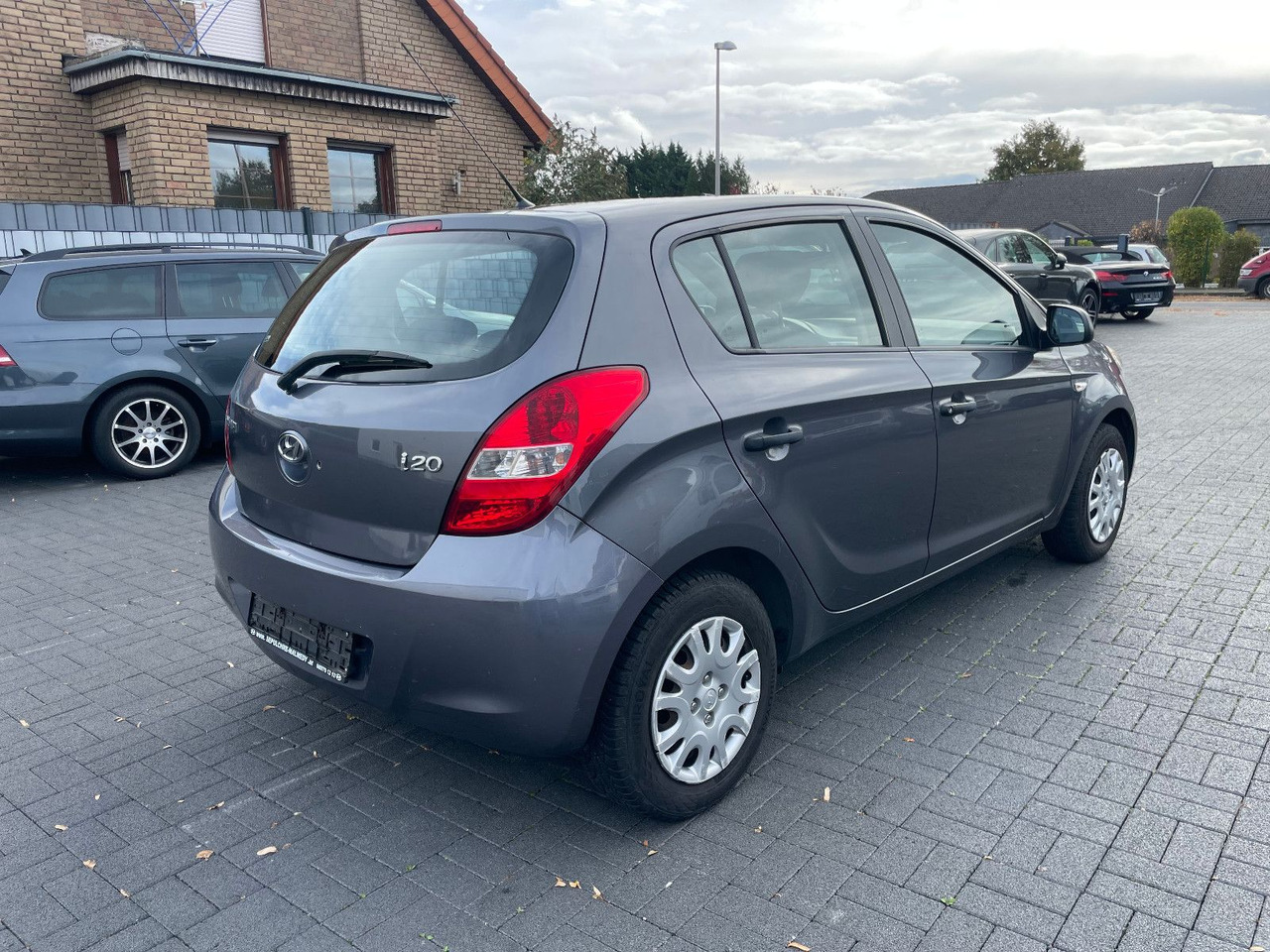 Hyundai i20 - Limuzina: slika  Hyundai i20 - Limuzina Hyundai i20 - Limuzina: slika  Hyundai i20 - Limuzina