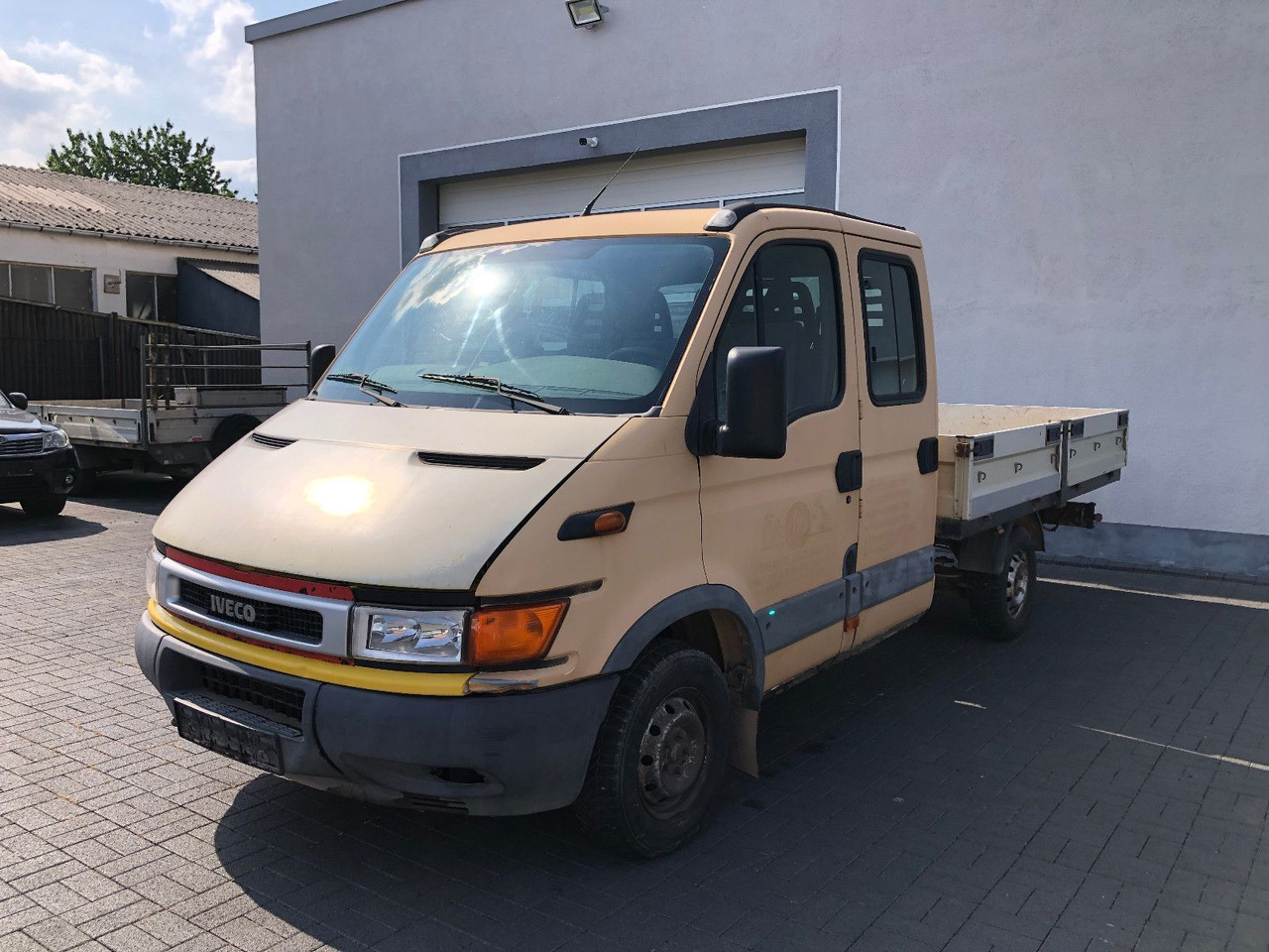 Iveco Daily 2.8 - 33 L 11 DoKa TÜV 3-2026 - Dostavno vozilo s ravnom platformom, Dostavno vozilo s dvostrukom kabinom: slika Iveco Daily 2.8 - 33 L 11 DoKa TÜV 3-2026 - Dostavno vozilo s ravnom platformom, Dostavno vozilo s dvostrukom kabinom Iveco Daily 2.8 - 33 L 11 DoKa TÜV 3-2026 - Dostavno vozilo s ravnom platformom, Dostavno vozilo s dvostrukom kabinom: slika Iveco Daily 2.8 - 33 L 11 DoKa TÜV 3-2026 - Dostavno vozilo s ravnom platformom, Dostavno vozilo s dvostrukom kabinom