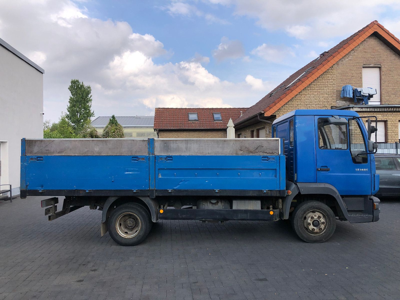 MAN LE 140 C Klima, Tempomat, TÜV 11-2025 - Dostavno vozilo s ravnom platformom: slika MAN LE 140 C Klima, Tempomat, TÜV 11-2025 - Dostavno vozilo s ravnom platformom MAN LE 140 C Klima, Tempomat, TÜV 11-2025 - Dostavno vozilo s ravnom platformom: slika MAN LE 140 C Klima, Tempomat, TÜV 11-2025 - Dostavno vozilo s ravnom platformom