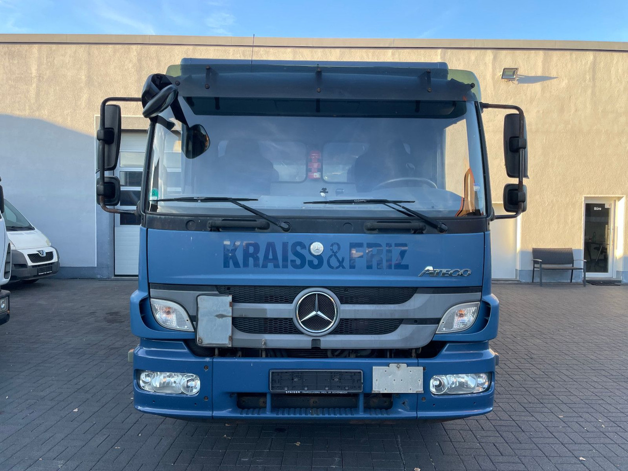 Mercedes-Benz Atego 2 6-Zyl. 4x2 1224 Klima, Radstand: 3.56m. - Kamion sandučar: slika Mercedes-Benz Atego 2 6-Zyl. 4x2 1224 Klima, Radstand: 3.56m. - Kamion sandučar Mercedes-Benz Atego 2 6-Zyl. 4x2 1224 Klima, Radstand: 3.56m. - Kamion sandučar: slika Mercedes-Benz Atego 2 6-Zyl. 4x2 1224 Klima, Radstand: 3.56m. - Kamion sandučar