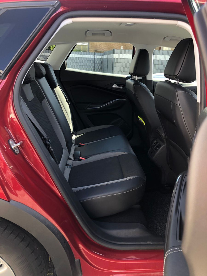 SUV Opel Grandland (X) 1.5 D Automatik Business Edition: slika SUV Opel Grandland (X) 1.5 D Automatik Business Edition
