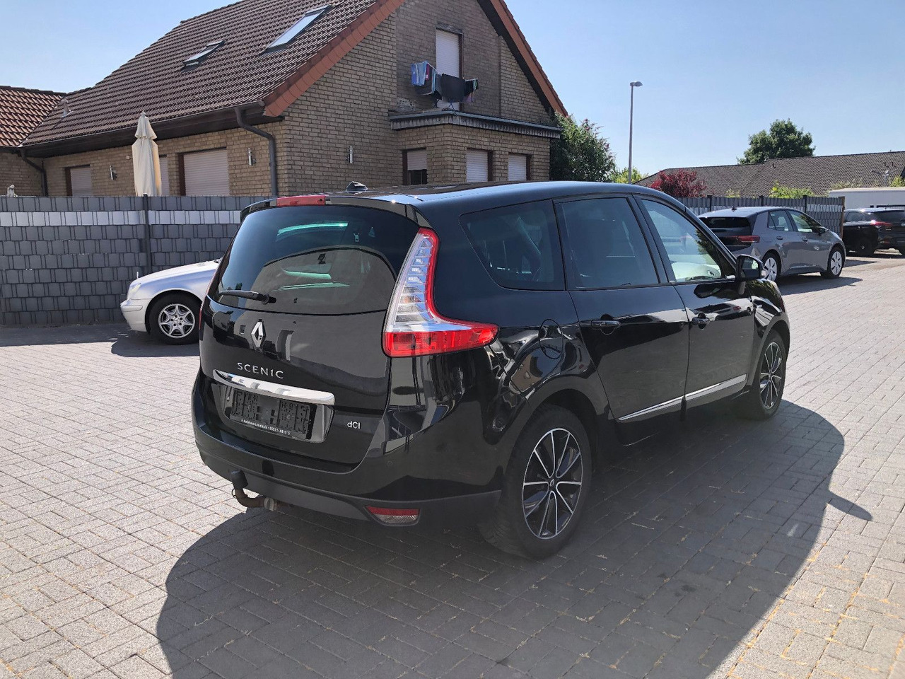 Renault Scenic Grand 2.0 dCi 150 BOSE Edition,Automatik - Putnički kombi: slika Renault Scenic Grand 2.0 dCi 150 BOSE Edition,Automatik - Putnički kombi Renault Scenic Grand 2.0 dCi 150 BOSE Edition,Automatik - Putnički kombi: slika Renault Scenic Grand 2.0 dCi 150 BOSE Edition,Automatik - Putnički kombi
