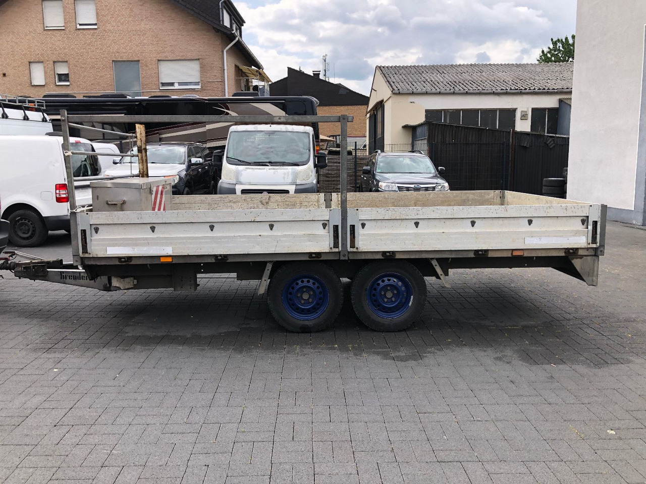THULE D9 - 2500 kg GG, 4,20m. lang - Prikolica plato/ Otvoreni sanduk: slika THULE D9 - 2500 kg GG, 4,20m. lang - Prikolica plato/ Otvoreni sanduk THULE D9 - 2500 kg GG, 4,20m. lang - Prikolica plato/ Otvoreni sanduk: slika THULE D9 - 2500 kg GG, 4,20m. lang - Prikolica plato/ Otvoreni sanduk