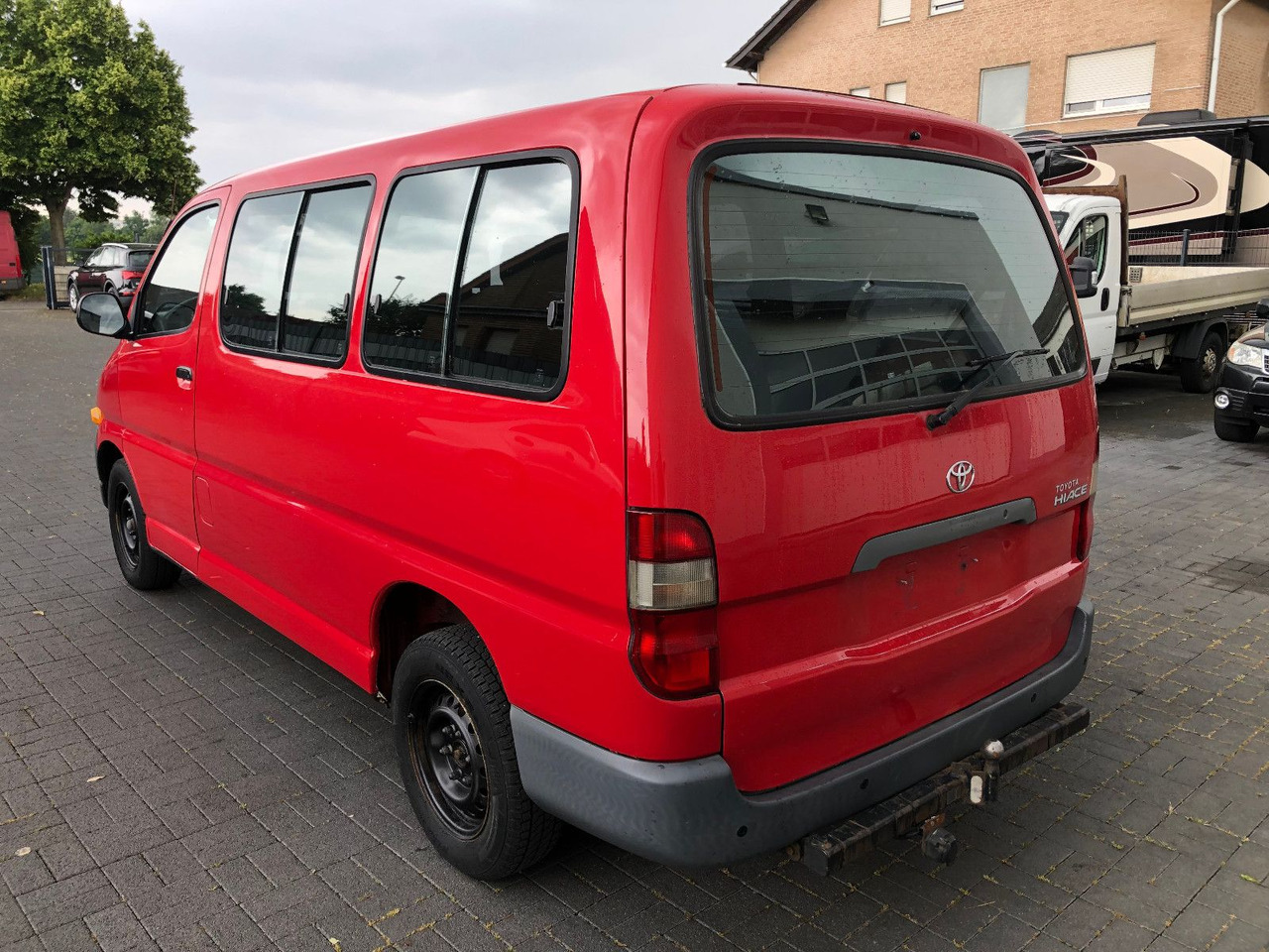 Toyota Hiace 2.7 i Benziner, 9-Sitzer, 1. Hand - Putnički kombi: slika Toyota Hiace 2.7 i Benziner, 9-Sitzer, 1. Hand - Putnički kombi Toyota Hiace 2.7 i Benziner, 9-Sitzer, 1. Hand - Putnički kombi: slika Toyota Hiace 2.7 i Benziner, 9-Sitzer, 1. Hand - Putnički kombi