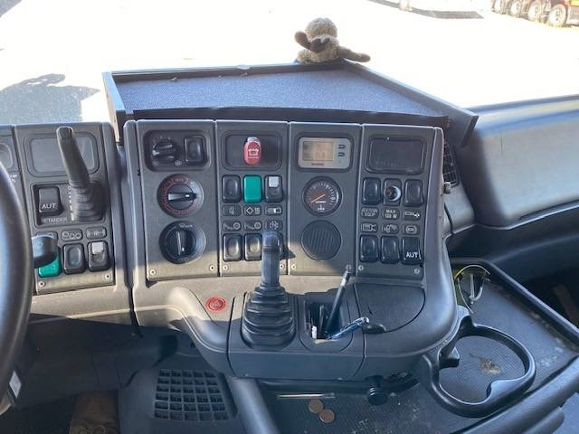 Scania R 164, 6x2  - Tegljač: slika Scania R 164, 6x2  - Tegljač Scania R 164, 6x2  - Tegljač: slika Scania R 164, 6x2  - Tegljač