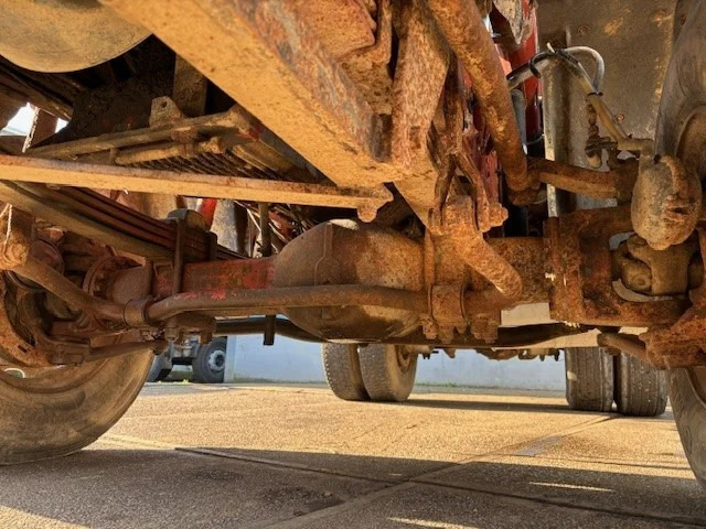 Utovarivač s proklizavajućim upravljanjem Iveco Eurocargo 135E23WR 4x4 FULL STEEL PORTAL CONTAINER (EURO 2 / ZF MANUAL GEARBOX / REDUCTION AXLES / FULL STEEL SUSPENSION): slika Utovarivač s proklizavajućim upravljanjem Iveco Eurocargo 135E23WR 4x4 FULL STEEL PORTAL CONTAINER (EURO 2 / ZF MANUAL GEARBOX / REDUCTION AXLES / FULL STEEL SUSPENSION)