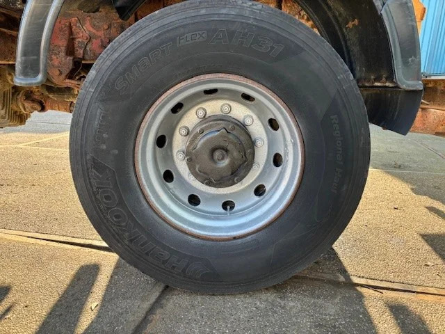 Utovarivač s proklizavajućim upravljanjem Iveco Eurocargo 135E23WR 4x4 FULL STEEL PORTAL CONTAINER (EURO 2 / ZF MANUAL GEARBOX / REDUCTION AXLES / FULL STEEL SUSPENSION): slika Utovarivač s proklizavajućim upravljanjem Iveco Eurocargo 135E23WR 4x4 FULL STEEL PORTAL CONTAINER (EURO 2 / ZF MANUAL GEARBOX / REDUCTION AXLES / FULL STEEL SUSPENSION)