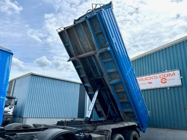 Kiper MAN 41.464 F2000 8X4 FULL STEEL KIPPER (EURO 2 / ZF16 MANUAL GEARBOX / ZF-INTARDER / FULL STEEL SUSPENSION / REDUCTION AXLES): slika Kiper MAN 41.464 F2000 8X4 FULL STEEL KIPPER (EURO 2 / ZF16 MANUAL GEARBOX / ZF-INTARDER / FULL STEEL SUSPENSION / REDUCTION AXLES)