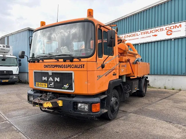 MAN F 15.192 (6-CILINDER) WITH GEESINK VACUUM TANK (MANUAL GEARBOX / P.T.O.) ORIGINAL DUTCH TRUCK - Vakum kamion: slika MAN F 15.192 (6-CILINDER) WITH GEESINK VACUUM TANK (MANUAL GEARBOX / P.T.O.) ORIGINAL DUTCH TRUCK - Vakum kamion MAN F 15.192 (6-CILINDER) WITH GEESINK VACUUM TANK (MANUAL GEARBOX / P.T.O.) ORIGINAL DUTCH TRUCK - Vakum kamion: slika MAN F 15.192 (6-CILINDER) WITH GEESINK VACUUM TANK (MANUAL GEARBOX / P.T.O.) ORIGINAL DUTCH TRUCK - Vakum kamion