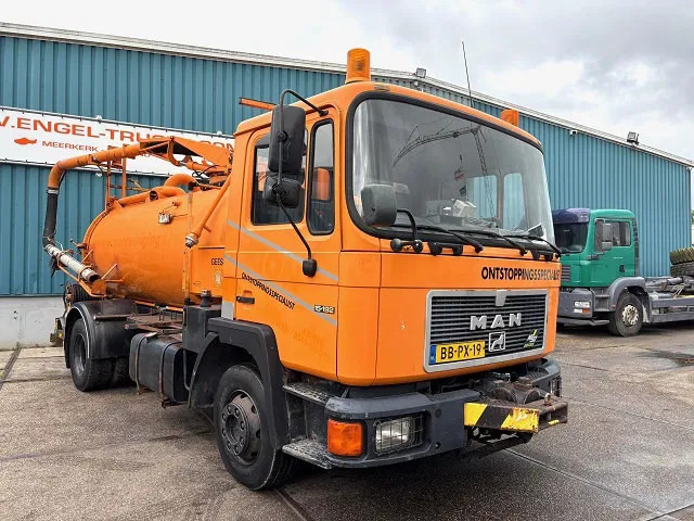 MAN F 15.192 (6-CILINDER) WITH GEESINK VACUUM TANK (MANUAL GEARBOX / P.T.O.) ORIGINAL DUTCH TRUCK - Vakum kamion: slika MAN F 15.192 (6-CILINDER) WITH GEESINK VACUUM TANK (MANUAL GEARBOX / P.T.O.) ORIGINAL DUTCH TRUCK - Vakum kamion MAN F 15.192 (6-CILINDER) WITH GEESINK VACUUM TANK (MANUAL GEARBOX / P.T.O.) ORIGINAL DUTCH TRUCK - Vakum kamion: slika MAN F 15.192 (6-CILINDER) WITH GEESINK VACUUM TANK (MANUAL GEARBOX / P.T.O.) ORIGINAL DUTCH TRUCK - Vakum kamion