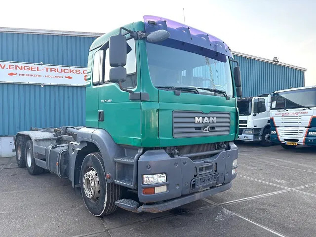 MAN TGA 26.360BB 6x4 FULL STEEL MULTILIFT HOOK-ARM (ZF16 MANUAL GEARBOX / FULL STEEL SUSPENSION / REDUCTION AXLES / AIRCONDITIONING) - Kamion s kukastom dizalicom: slika MAN TGA 26.360BB 6x4 FULL STEEL MULTILIFT HOOK-ARM (ZF16 MANUAL GEARBOX / FULL STEEL SUSPENSION / REDUCTION AXLES / AIRCONDITIONING) - Kamion s kukastom dizalicom MAN TGA 26.360BB 6x4 FULL STEEL MULTILIFT HOOK-ARM (ZF16 MANUAL GEARBOX / FULL STEEL SUSPENSION / REDUCTION AXLES / AIRCONDITIONING) - Kamion s kukastom dizalicom: slika MAN TGA 26.360BB 6x4 FULL STEEL MULTILIFT HOOK-ARM (ZF16 MANUAL GEARBOX / FULL STEEL SUSPENSION / REDUCTION AXLES / AIRCONDITIONING) - Kamion s kukastom dizalicom