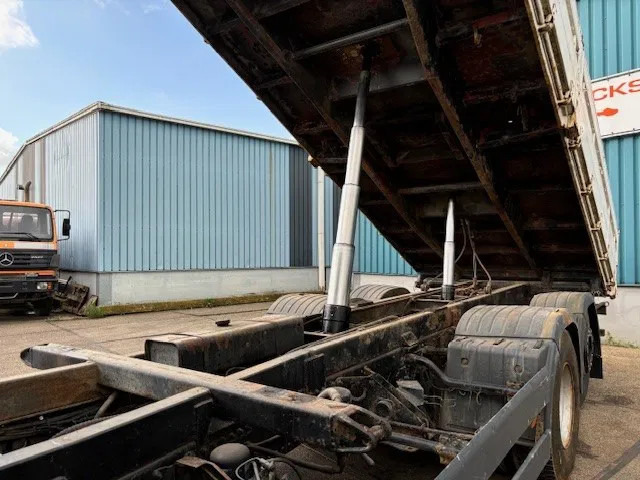 Kiper MAN TGA 26.410 XL 6x2 KIPPER (6-CILINDER HEADS) (ZF16 MANUAL GEARBOX / LIFT-AXLE / HYDRAULIC KIT / AIRCONDITIONING): slika Kiper MAN TGA 26.410 XL 6x2 KIPPER (6-CILINDER HEADS) (ZF16 MANUAL GEARBOX / LIFT-AXLE / HYDRAULIC KIT / AIRCONDITIONING)