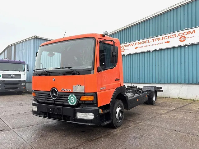 Mercedes-Benz Atego 823L DAY CAB (6-CILINDER) 4x2 CHASSIS (MANUAL GEARBOX / SPER DIFFERENTIAL / 6-CILINDER ENGINE) - Kamion-šasija: slika Mercedes-Benz Atego 823L DAY CAB (6-CILINDER) 4x2 CHASSIS (MANUAL GEARBOX / SPER DIFFERENTIAL / 6-CILINDER ENGINE) - Kamion-šasija Mercedes-Benz Atego 823L DAY CAB (6-CILINDER) 4x2 CHASSIS (MANUAL GEARBOX / SPER DIFFERENTIAL / 6-CILINDER ENGINE) - Kamion-šasija: slika Mercedes-Benz Atego 823L DAY CAB (6-CILINDER) 4x2 CHASSIS (MANUAL GEARBOX / SPER DIFFERENTIAL / 6-CILINDER ENGINE) - Kamion-šasija