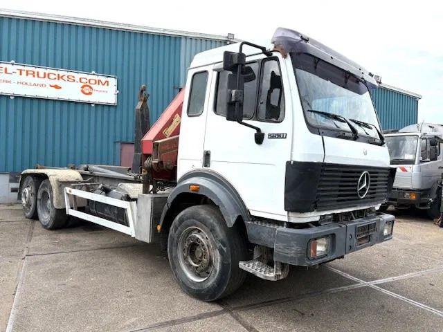 Mercedes-Benz SK 2527 6x2 HOOK-ARM SYSTEM WITH HMF CRANE (V6 ENGINE / ZF MANUAL GEARBOX / REDUCTION AXLE / STEEL SUSPENSION / P.T.O.) - Kamion s kukastom dizalicom, Kamion s kranom: slika Mercedes-Benz SK 2527 6x2 HOOK-ARM SYSTEM WITH HMF CRANE (V6 ENGINE / ZF MANUAL GEARBOX / REDUCTION AXLE / STEEL SUSPENSION / P.T.O.) - Kamion s kukastom dizalicom, Kamion s kranom Mercedes-Benz SK 2527 6x2 HOOK-ARM SYSTEM WITH HMF CRANE (V6 ENGINE / ZF MANUAL GEARBOX / REDUCTION AXLE / STEEL SUSPENSION / P.T.O.) - Kamion s kukastom dizalicom, Kamion s kranom: slika Mercedes-Benz SK 2527 6x2 HOOK-ARM SYSTEM WITH HMF CRANE (V6 ENGINE / ZF MANUAL GEARBOX / REDUCTION AXLE / STEEL SUSPENSION / P.T.O.) - Kamion s kukastom dizalicom, Kamion s kranom