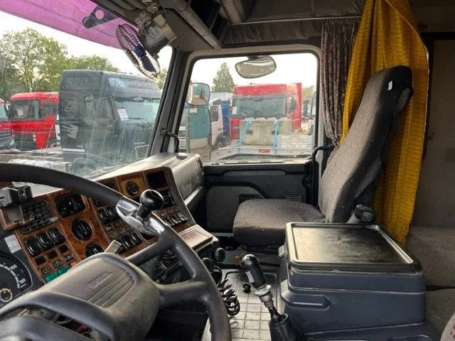 Interior photo 2: Kiper Scania R143-450 V8 STREAMLINE 6x2 FULL STEEL KIPPER (MANUAL GEARBOX / FULL STEEL SUSPENSION / 10 TIRES / ROBSON DRIVE / MECHANICAL PUMP
