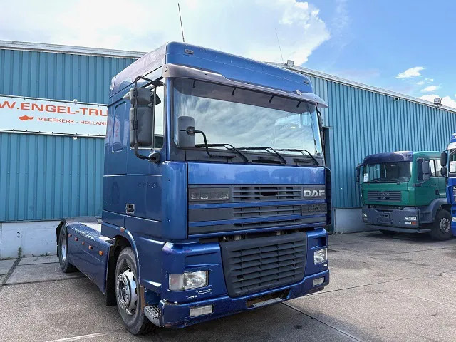 DAF 95.380 XF SPACECAB (EURO 2 / ZF16 MANUAL GEARBOX / HYDRAULIC KIT / P.T.O. / SIDE SKIRTS / AIRCONDITIONING) - Tegljač: slika DAF 95.380 XF SPACECAB (EURO 2 / ZF16 MANUAL GEARBOX / HYDRAULIC KIT / P.T.O. / SIDE SKIRTS / AIRCONDITIONING) - Tegljač DAF 95.380 XF SPACECAB (EURO 2 / ZF16 MANUAL GEARBOX / HYDRAULIC KIT / P.T.O. / SIDE SKIRTS / AIRCONDITIONING) - Tegljač: slika DAF 95.380 XF SPACECAB (EURO 2 / ZF16 MANUAL GEARBOX / HYDRAULIC KIT / P.T.O. / SIDE SKIRTS / AIRCONDITIONING) - Tegljač