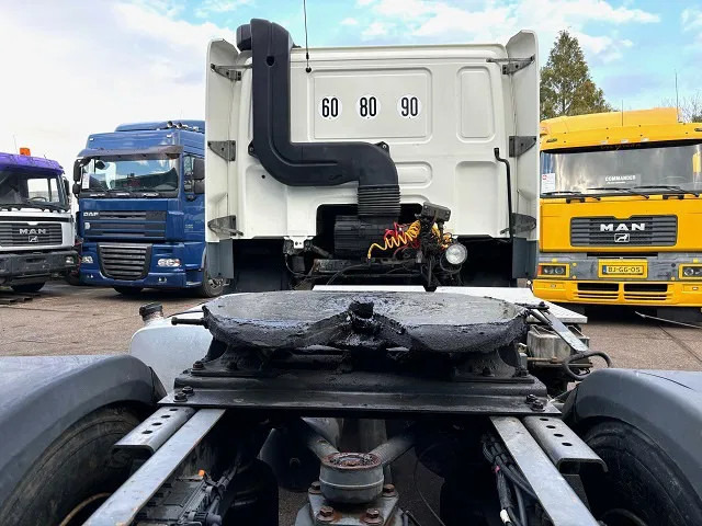 Tegljač DAF CF 85.410 4x2 SLEEPERCAB (ZF16 MANUAL GEARBOX / EURO 5 / AIRCONDITIONING): slika Tegljač DAF CF 85.410 4x2 SLEEPERCAB (ZF16 MANUAL GEARBOX / EURO 5 / AIRCONDITIONING)