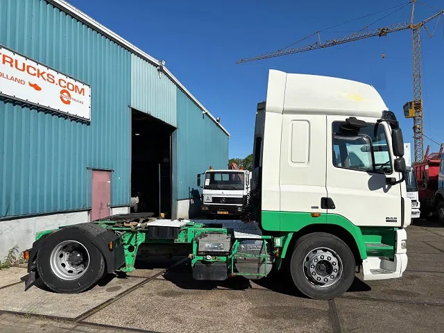 DAF CF 85.410 SPACECAB 4x2 (ZF16 MANUAL GEARBOX / MX-BRAKE / 995 LITER DIESELTANK / AIRCONDITIONING / FRIDGE UNTHER BED) - Tegljač: slika DAF CF 85.410 SPACECAB 4x2 (ZF16 MANUAL GEARBOX / MX-BRAKE / 995 LITER DIESELTANK / AIRCONDITIONING / FRIDGE UNTHER BED) - Tegljač DAF CF 85.410 SPACECAB 4x2 (ZF16 MANUAL GEARBOX / MX-BRAKE / 995 LITER DIESELTANK / AIRCONDITIONING / FRIDGE UNTHER BED) - Tegljač: slika DAF CF 85.410 SPACECAB 4x2 (ZF16 MANUAL GEARBOX / MX-BRAKE / 995 LITER DIESELTANK / AIRCONDITIONING / FRIDGE UNTHER BED) - Tegljač
