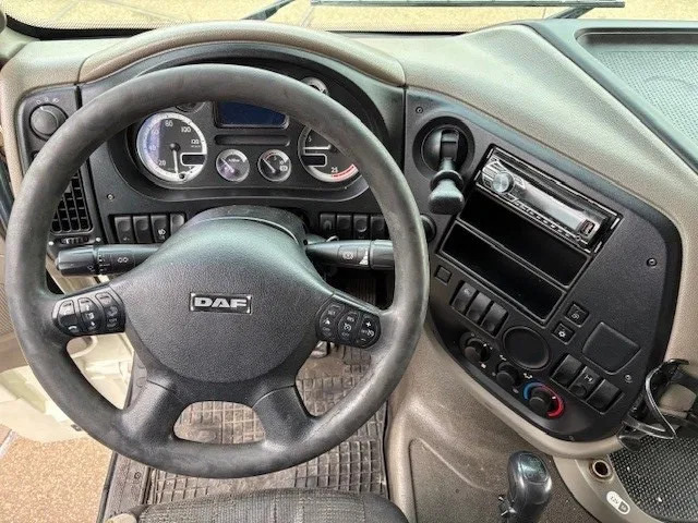 DAF XF 105.460 ATE SPACECAB 4x2 ONLY 835.500 KM (ZF-MANUAL GEARBOX / ZF-INTARDER / AIRCONDITIONING / EURO 5) - Tegljač: slika DAF XF 105.460 ATE SPACECAB 4x2 ONLY 835.500 KM (ZF-MANUAL GEARBOX / ZF-INTARDER / AIRCONDITIONING / EURO 5) - Tegljač DAF XF 105.460 ATE SPACECAB 4x2 ONLY 835.500 KM (ZF-MANUAL GEARBOX / ZF-INTARDER / AIRCONDITIONING / EURO 5) - Tegljač: slika DAF XF 105.460 ATE SPACECAB 4x2 ONLY 835.500 KM (ZF-MANUAL GEARBOX / ZF-INTARDER / AIRCONDITIONING / EURO 5) - Tegljač