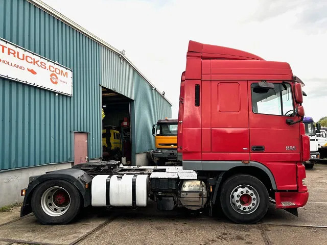 DAF XF 105.460 SPACECAB (ZF16 MANUAL GEARBOX / MX-BRAKE / 870+430 LITER TANK / AIRCONDITIONING / FRIDGE) - Tegljač: slika DAF XF 105.460 SPACECAB (ZF16 MANUAL GEARBOX / MX-BRAKE / 870+430 LITER TANK / AIRCONDITIONING / FRIDGE) - Tegljač DAF XF 105.460 SPACECAB (ZF16 MANUAL GEARBOX / MX-BRAKE / 870+430 LITER TANK / AIRCONDITIONING / FRIDGE) - Tegljač: slika DAF XF 105.460 SPACECAB (ZF16 MANUAL GEARBOX / MX-BRAKE / 870+430 LITER TANK / AIRCONDITIONING / FRIDGE) - Tegljač