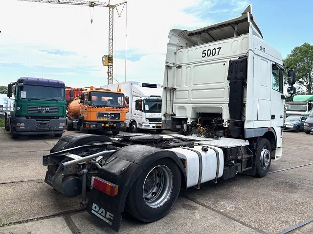 DAF XF 105.460 SPACECAB (ZF16 MANUAL GEARBOX / MX-BRAKE / 870+430 LITER TANK / FRIDGE / AIRCONDITIONING) - Tegljač: slika DAF XF 105.460 SPACECAB (ZF16 MANUAL GEARBOX / MX-BRAKE / 870+430 LITER TANK / FRIDGE / AIRCONDITIONING) - Tegljač DAF XF 105.460 SPACECAB (ZF16 MANUAL GEARBOX / MX-BRAKE / 870+430 LITER TANK / FRIDGE / AIRCONDITIONING) - Tegljač: slika DAF XF 105.460 SPACECAB (ZF16 MANUAL GEARBOX / MX-BRAKE / 870+430 LITER TANK / FRIDGE / AIRCONDITIONING) - Tegljač