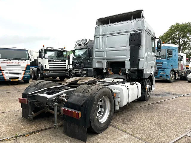DAF XF 95.430 SPACECAB 4x2 (EURO 4 / ZF16 MANUAL GEARBOX / AIRCONDITIONING) - Tegljač: slika DAF XF 95.430 SPACECAB 4x2 (EURO 4 / ZF16 MANUAL GEARBOX / AIRCONDITIONING) - Tegljač DAF XF 95.430 SPACECAB 4x2 (EURO 4 / ZF16 MANUAL GEARBOX / AIRCONDITIONING) - Tegljač: slika DAF XF 95.430 SPACECAB 4x2 (EURO 4 / ZF16 MANUAL GEARBOX / AIRCONDITIONING) - Tegljač