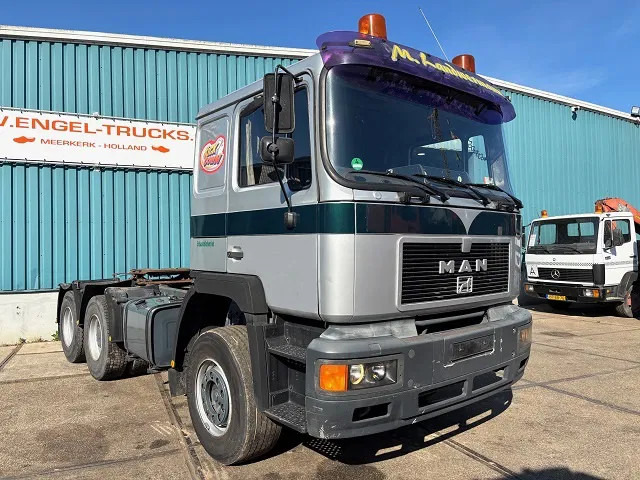 MAN 26.372 DFS 6x4 FULL STEEL TRACTOR (MANUAL GEARBOX / FULL STEEL SUSPENSION / REDUCTION AXLES) - Tegljač: slika MAN 26.372 DFS 6x4 FULL STEEL TRACTOR (MANUAL GEARBOX / FULL STEEL SUSPENSION / REDUCTION AXLES) - Tegljač MAN 26.372 DFS 6x4 FULL STEEL TRACTOR (MANUAL GEARBOX / FULL STEEL SUSPENSION / REDUCTION AXLES) - Tegljač: slika MAN 26.372 DFS 6x4 FULL STEEL TRACTOR (MANUAL GEARBOX / FULL STEEL SUSPENSION / REDUCTION AXLES) - Tegljač