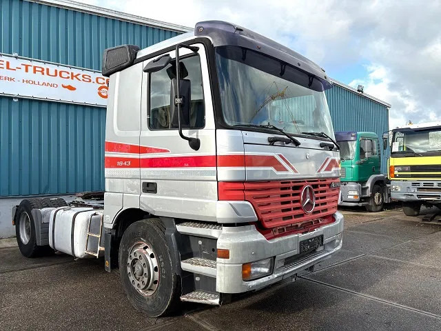 Mercedes-Benz Actros 1843 LS SLEEPERCAB (MP1) (ZF16 MANUAL GEARBOX / REDUCTION AXLE / AIRCONDITIONING / ETC.) - Tegljač: slika Mercedes-Benz Actros 1843 LS SLEEPERCAB (MP1) (ZF16 MANUAL GEARBOX / REDUCTION AXLE / AIRCONDITIONING / ETC.) - Tegljač Mercedes-Benz Actros 1843 LS SLEEPERCAB (MP1) (ZF16 MANUAL GEARBOX / REDUCTION AXLE / AIRCONDITIONING / ETC.) - Tegljač: slika Mercedes-Benz Actros 1843 LS SLEEPERCAB (MP1) (ZF16 MANUAL GEARBOX / REDUCTION AXLE / AIRCONDITIONING / ETC.) - Tegljač