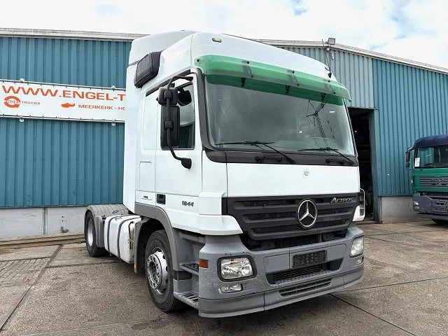 Mercedes-Benz Actros 1844 LS (MP2) (TELLIGENT AUTOMATIC / AIRCONDITIONING / 2x DIESELTANK / EURO 5) - Tegljač: slika Mercedes-Benz Actros 1844 LS (MP2) (TELLIGENT AUTOMATIC / AIRCONDITIONING / 2x DIESELTANK / EURO 5) - Tegljač Mercedes-Benz Actros 1844 LS (MP2) (TELLIGENT AUTOMATIC / AIRCONDITIONING / 2x DIESELTANK / EURO 5) - Tegljač: slika Mercedes-Benz Actros 1844 LS (MP2) (TELLIGENT AUTOMATIC / AIRCONDITIONING / 2x DIESELTANK / EURO 5) - Tegljač