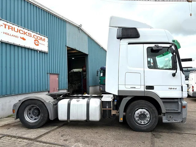 Mercedes-Benz Actros 1844 LS (MP2) (TELLIGENT AUTOMATIC / AIRCONDITIONING / 2x DIESELTANK / EURO 5) - Tegljač: slika Mercedes-Benz Actros 1844 LS (MP2) (TELLIGENT AUTOMATIC / AIRCONDITIONING / 2x DIESELTANK / EURO 5) - Tegljač Mercedes-Benz Actros 1844 LS (MP2) (TELLIGENT AUTOMATIC / AIRCONDITIONING / 2x DIESELTANK / EURO 5) - Tegljač: slika Mercedes-Benz Actros 1844 LS (MP2) (TELLIGENT AUTOMATIC / AIRCONDITIONING / 2x DIESELTANK / EURO 5) - Tegljač