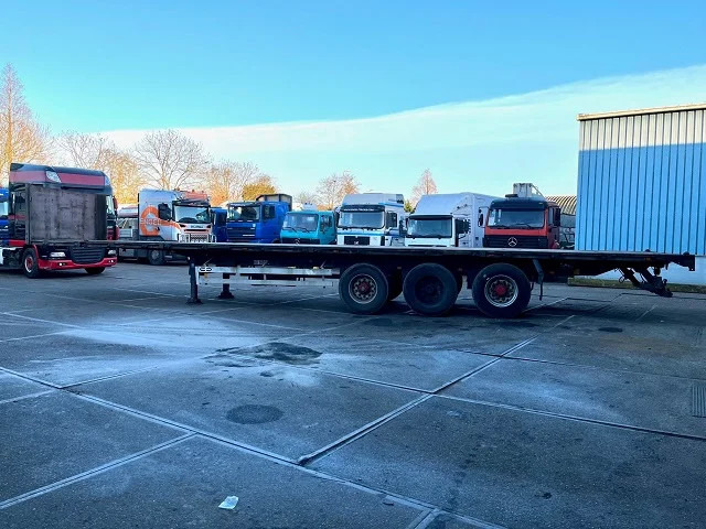 Van Hool 3B1047 13.60M. FLATBED TRAILER WITH 40FT TWISTLOCKS (SAF-AXLES / DISC BRAKES / 40FT TWISTLOCKS) - Poluprikolica plato/ Otvoreni sanduk: slika Van Hool 3B1047 13.60M. FLATBED TRAILER WITH 40FT TWISTLOCKS (SAF-AXLES / DISC BRAKES / 40FT TWISTLOCKS) - Poluprikolica plato/ Otvoreni sanduk Van Hool 3B1047 13.60M. FLATBED TRAILER WITH 40FT TWISTLOCKS (SAF-AXLES / DISC BRAKES / 40FT TWISTLOCKS) - Poluprikolica plato/ Otvoreni sanduk: slika Van Hool 3B1047 13.60M. FLATBED TRAILER WITH 40FT TWISTLOCKS (SAF-AXLES / DISC BRAKES / 40FT TWISTLOCKS) - Poluprikolica plato/ Otvoreni sanduk