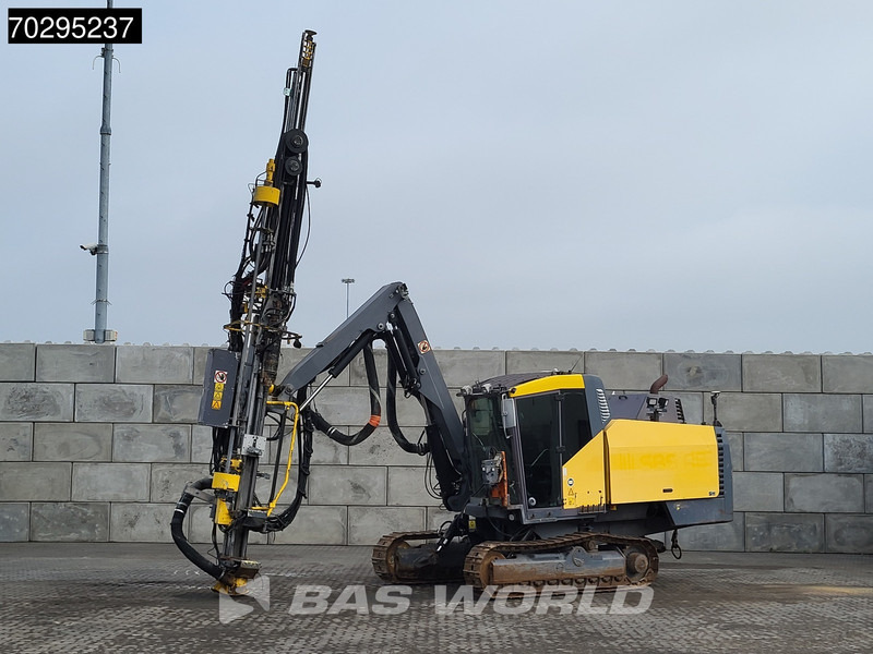 Atlas-Copco SmartROC T35-11 Remote Control - Platforma za bušenje: slika Atlas-Copco SmartROC T35-11 Remote Control - Platforma za bušenje Atlas-Copco SmartROC T35-11 Remote Control - Platforma za bušenje: slika Atlas-Copco SmartROC T35-11 Remote Control - Platforma za bušenje