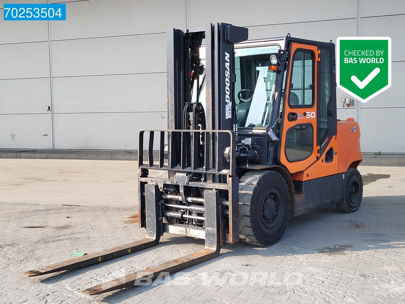 Diesel viličar Doosan D50SC-5 SIDE SHIFT - FREELIFT: slika Diesel viličar Doosan D50SC-5 SIDE SHIFT - FREELIFT