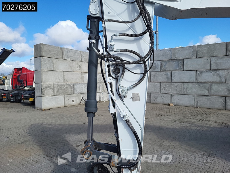 Bager na kotačima Doosan DX170 W-5 BLADE + OUTRIGGERS: slika Bager na kotačima Doosan DX170 W-5 BLADE + OUTRIGGERS