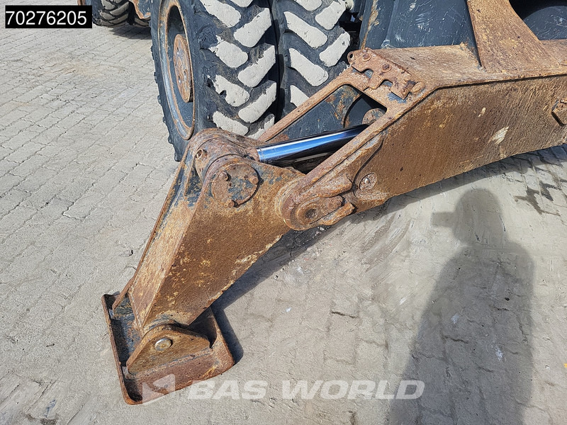 Bager na kotačima Doosan DX170 W-5 BLADE + OUTRIGGERS: slika Bager na kotačima Doosan DX170 W-5 BLADE + OUTRIGGERS