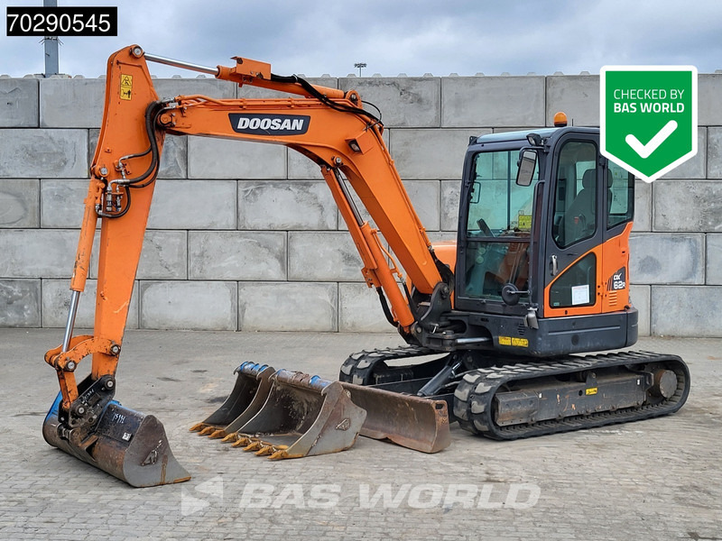 Doosan DX62 R-3 3 BUCKETS - A/C - Mini bager: slika Doosan DX62 R-3 3 BUCKETS - A/C - Mini bager Doosan DX62 R-3 3 BUCKETS - A/C - Mini bager: slika Doosan DX62 R-3 3 BUCKETS - A/C - Mini bager