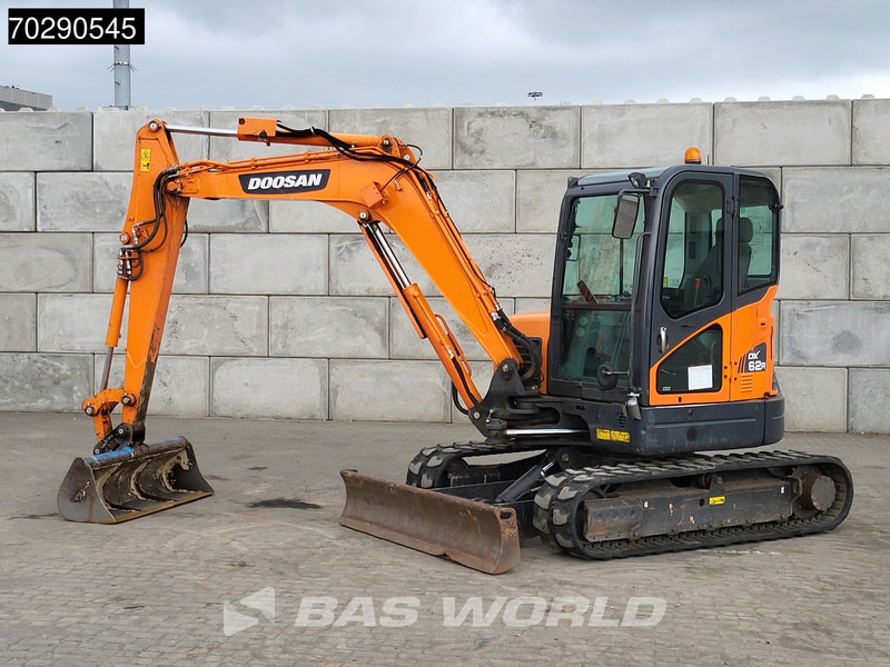 Doosan DX62R-3 3 BUCKETS - A/C - Mini bager: slika Doosan DX62R-3 3 BUCKETS - A/C - Mini bager Doosan DX62R-3 3 BUCKETS - A/C - Mini bager: slika Doosan DX62R-3 3 BUCKETS - A/C - Mini bager