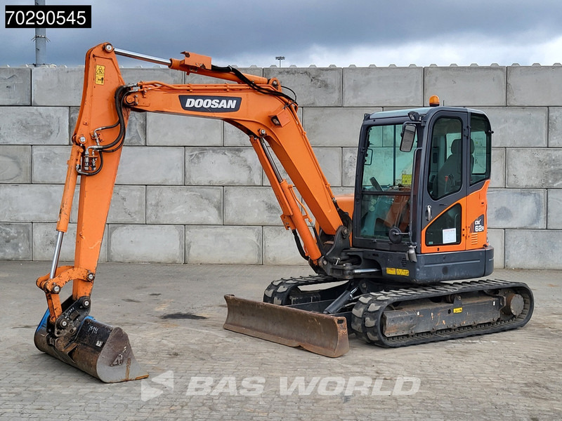 Doosan DX62R-3 3 BUCKETS - A/C - Mini bager: slika Doosan DX62R-3 3 BUCKETS - A/C - Mini bager Doosan DX62R-3 3 BUCKETS - A/C - Mini bager: slika Doosan DX62R-3 3 BUCKETS - A/C - Mini bager