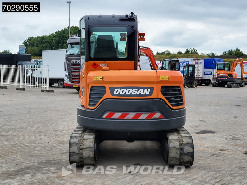 Doosan DX63-3 3 BUCKETS - A/C - Mini bager: slika Doosan DX63-3 3 BUCKETS - A/C - Mini bager Doosan DX63-3 3 BUCKETS - A/C - Mini bager: slika Doosan DX63-3 3 BUCKETS - A/C - Mini bager