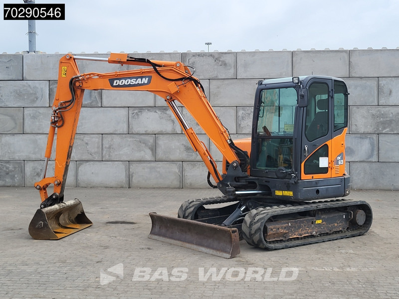 Doosan DX63-3 - Mini bager: slika Doosan DX63-3 - Mini bager Doosan DX63-3 - Mini bager: slika Doosan DX63-3 - Mini bager
